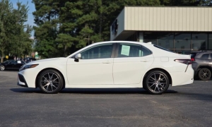Used 2024  Toyota Camry SE Auto at Auto Direct near Zebulon&comma; NC