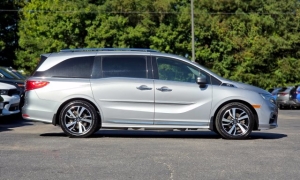 Used 2020  Honda Odyssey 4d Wagon Elite at Auto Direct near Zebulon&comma; NC