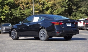 Used 2024  Nissan Altima 2.5 SV Sedan at Auto Direct near Zebulon, NC