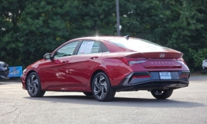 Used 2024  Hyundai Elantra Limited IVT at Auto Direct near Zebulon&comma; NC