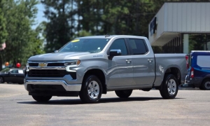 Used 2025  Chevrolet Silverado 1500 2WD Crew Cab 147" LT at Auto Direct near Zebulon&comma; NC