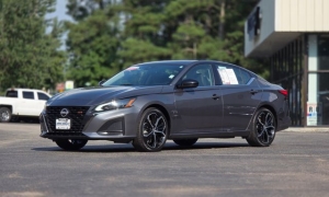 Used 2024  Nissan Altima 2&period;5 SR Sedan at Auto Direct near Zebulon&comma; NC