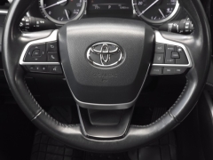 Used 2022  Toyota Highlander XLE FWD at Auto Direct near Zebulon, NC