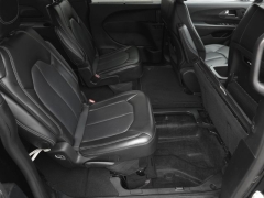 Used 2025  Chrysler Pacifica Select FWD at Auto Direct near Zebulon&comma; NC