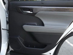 Used 2023  Toyota Highlander Limited FWD at Auto Direct near Zebulon&comma; NC