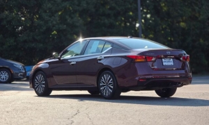 Used 2024  Nissan Altima 2&period;5 SV Sedan at Auto Direct near Zebulon&comma; NC