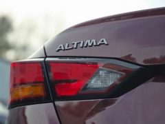 Used 2024  Nissan Altima 2&period;5 SV Sedan at Auto Direct near Zebulon&comma; NC