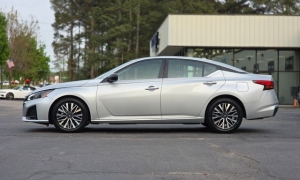 Used 2024  Nissan Altima 2&period;5 SV Sedan at Auto Direct near Zebulon&comma; NC