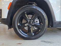 Used 2023  Jeep Grand Cherokee L Altitude 4x4 at Auto Direct near Zebulon&comma; NC
