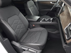 Used 2025  Volkswagen Atlas 2&period;0T SE w&sol;Technology FWD at Auto Direct near Zebulon&comma; NC