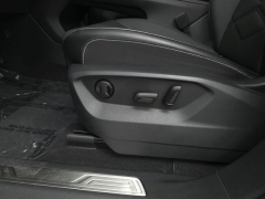 Used 2025  Volkswagen Atlas 2&period;0T SE w&sol;Technology 4MOTION at Auto Direct near Zebulon&comma; NC