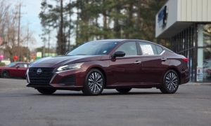 Used 2024  Nissan Altima 2&period;5 SV Sedan at Auto Direct near Zebulon&comma; NC