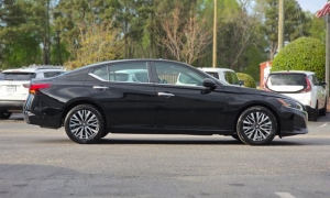Used 2024  Nissan Altima 2&period;5 SV Sedan at Auto Direct near Zebulon&comma; NC