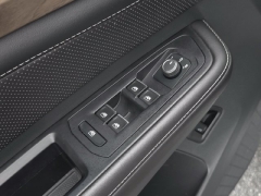 Used 2025  Volkswagen Atlas 2&period;0T SE w&sol;Technology FWD at Auto Direct near Zebulon&comma; NC