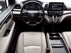 Used 2018 Honda Odyssey 4d Wagon Touring at Auto Direct near Zebulon, NC