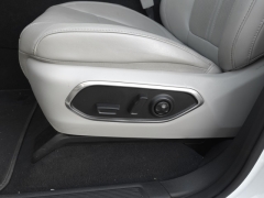 Used 2024  Jeep Wagoneer Series II 4x2 at Auto Direct near Zebulon&comma; NC