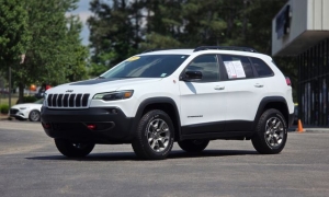 Used 2022  Jeep Cherokee Trailhawk 4x4 at Auto Direct near Zebulon&comma; NC