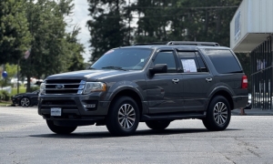 Used 2017 Ford Expedition 4d SUV 4WD XLT at Auto Direct near Zebulon, NC