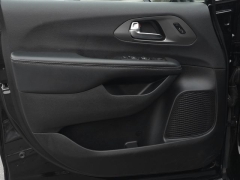 Used 2025  Chrysler Pacifica Select FWD at Auto Direct near Zebulon&comma; NC