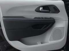 Used 2024  Chrysler Pacifica Touring L FWD at Auto Direct near Zebulon&comma; NC