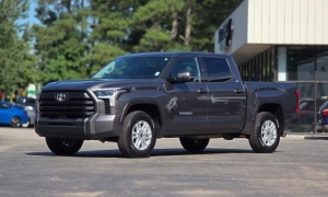 Used 2022  Toyota Tundra 2WD SR5 CrewMax 5&period;5ft Bed at Auto Direct near Zebulon&comma; NC