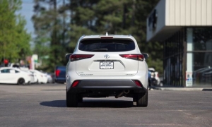 Used 2023  Toyota Highlander Limited FWD at Auto Direct near Zebulon&comma; NC