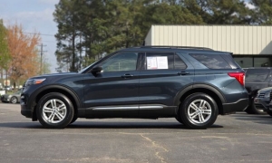 Used 2022  Ford Explorer XLT 4WD at Auto Direct near Zebulon&comma; NC