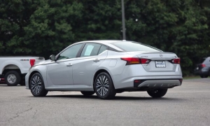 Used 2024  Nissan Altima 2&period;5 SV Sedan at Auto Direct near Zebulon&comma; NC