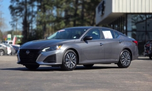 Used 2024  Nissan Altima 2&period;5 SV Sedan at Auto Direct near Zebulon&comma; NC