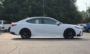 Used 2025  Toyota Camry SE at Auto Direct near Zebulon&comma; NC