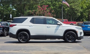 Used 2023  Chevrolet Traverse AWD 4dr LT Cloth w&sol;1LT at Auto Direct near Zebulon&comma; NC