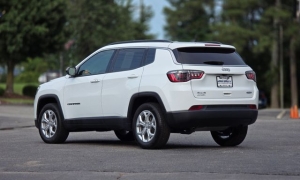 Used 2024  Jeep Compass Latitude 4x4 at Auto Direct near Zebulon&comma; NC