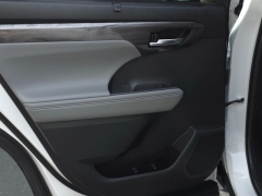 Used 2023  Toyota Highlander Limited FWD at Auto Direct near Zebulon&comma; NC
