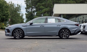 Used 2025  Hyundai Sonata SEL FWD at Auto Direct near Zebulon&comma; NC