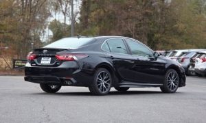Used 2024  Toyota Camry SE Auto at Auto Direct near Zebulon&comma; NC