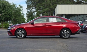 Used 2024  Hyundai Elantra Limited IVT at Auto Direct near Zebulon&comma; NC