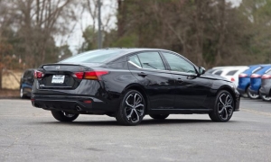 Used 2025  Nissan Altima SR FWD at Auto Direct near Zebulon&comma; NC