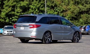 Used 2020  Honda Odyssey 4d Wagon Elite at Auto Direct near Zebulon&comma; NC