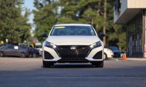 Used 2024  Nissan Altima 2&period;5 SR Sedan at Auto Direct near Zebulon&comma; NC