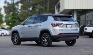 Used 2024  Jeep Compass Limited 4x4 at Auto Direct near Zebulon&comma; NC
