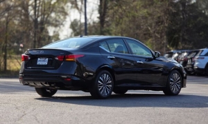 Used 2023  Nissan Altima 2&period;5 SV Sedan at Auto Direct near Zebulon&comma; NC