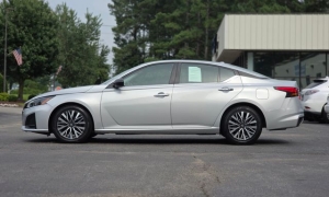 Used 2024  Nissan Altima 2&period;5 SV Sedan at Auto Direct near Zebulon&comma; NC