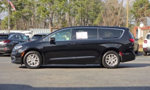 Used 2024  Chrysler Pacifica Touring L FWD at Auto Direct near Zebulon&comma; NC