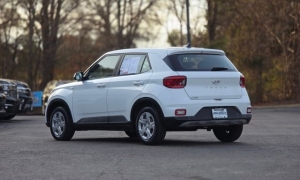 Used 2020  Hyundai Venue 4d SUV FWD SE IVT at Auto Direct near Zebulon&comma; NC