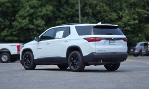 Used 2023  Chevrolet Traverse AWD 4dr LT Cloth w&sol;1LT at Auto Direct near Zebulon&comma; NC