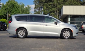 Used 2022  Chrysler Voyager LX FWD at Auto Direct near Zebulon&comma; NC