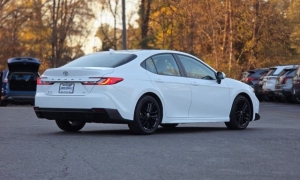 Used 2025  Toyota Camry SE at Auto Direct near Zebulon&comma; NC