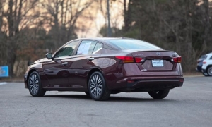 Used 2024  Nissan Altima 2&period;5 SV Sedan at Auto Direct near Zebulon&comma; NC