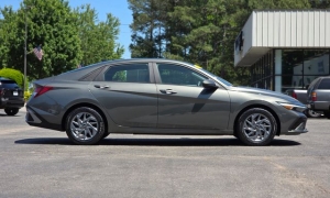 Used 2024  Hyundai Elantra SEL IVT at Auto Direct near Zebulon&comma; NC