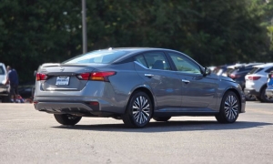 Used 2024  Nissan Altima 2&period;5 SV Sedan at Auto Direct near Zebulon&comma; NC